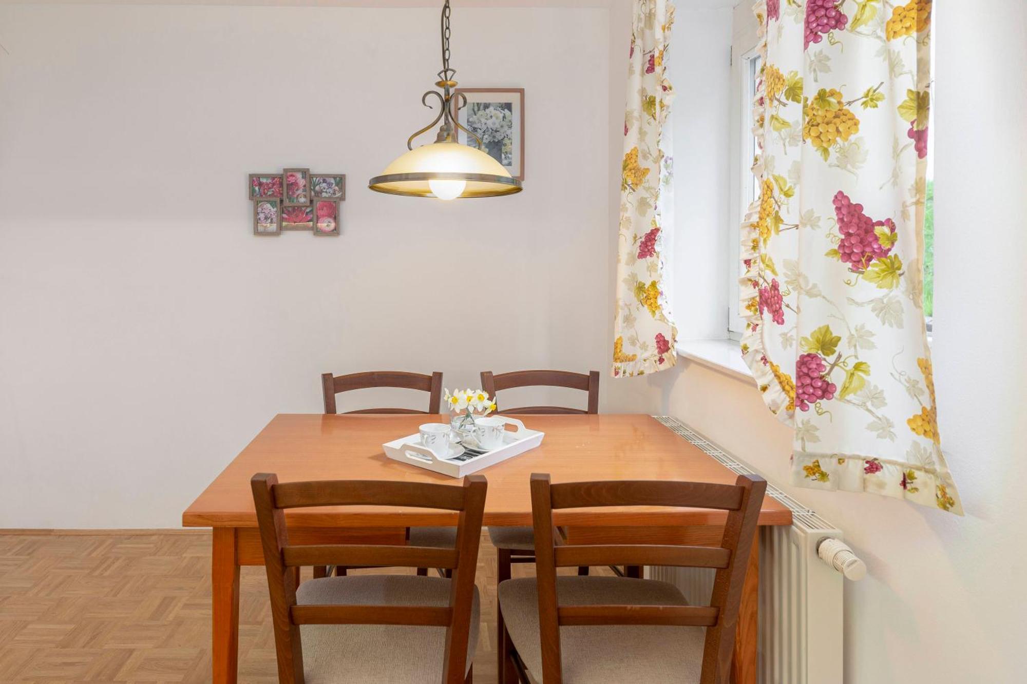 Ferienwohnung Cozy Garden Flat Laibach Exterior foto